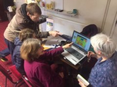 Members of East Oxford community gather to look at the results of thermal imaging in the area, funded by a Low Carbon Hub community grant